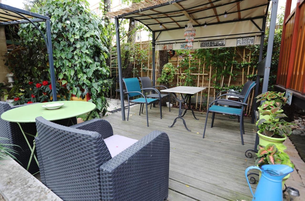 Maison d'Hôtes et Roulotte Le 6 Bis Romans-sur-Isère Exterior foto