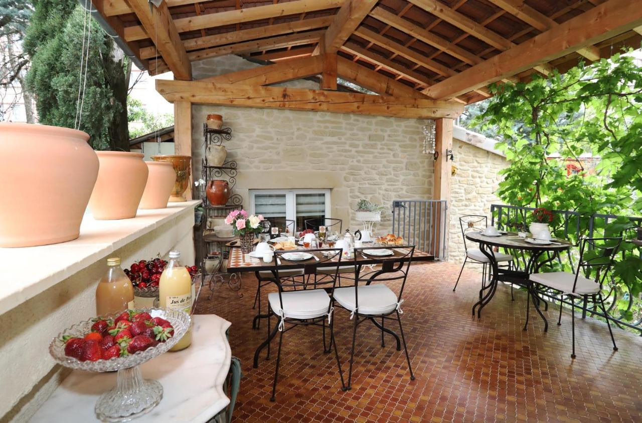 Maison d'Hôtes et Roulotte Le 6 Bis Romans-sur-Isère Exterior foto